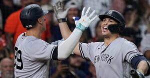 En la foto, Judge y Stanton se saludan