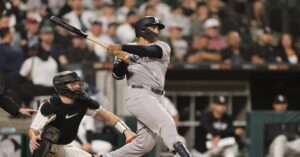 En la foto, Trent Grisham conecta jonrón ante White Sox