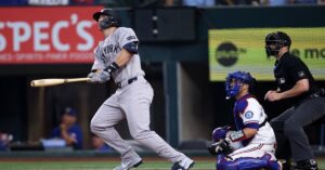 En la foto, Paul Goschmidt conecta jonrón de emergente