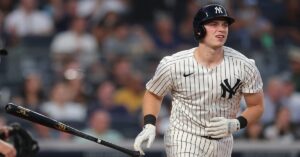 En la foto, Ben Rice tras batear jonrón ante los Twins