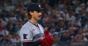 En la foto, el pitcher de Minnesota Joe Ryan