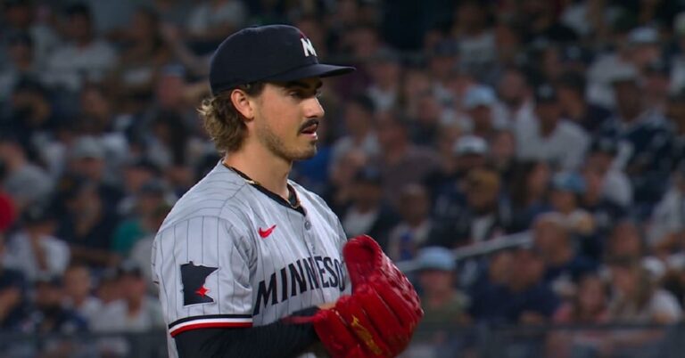 En la foto, el pitcher de Minnesota Joe Ryan