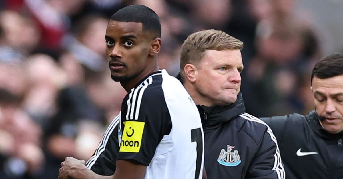 En la foto, Alexander Isak y Eddie Howe