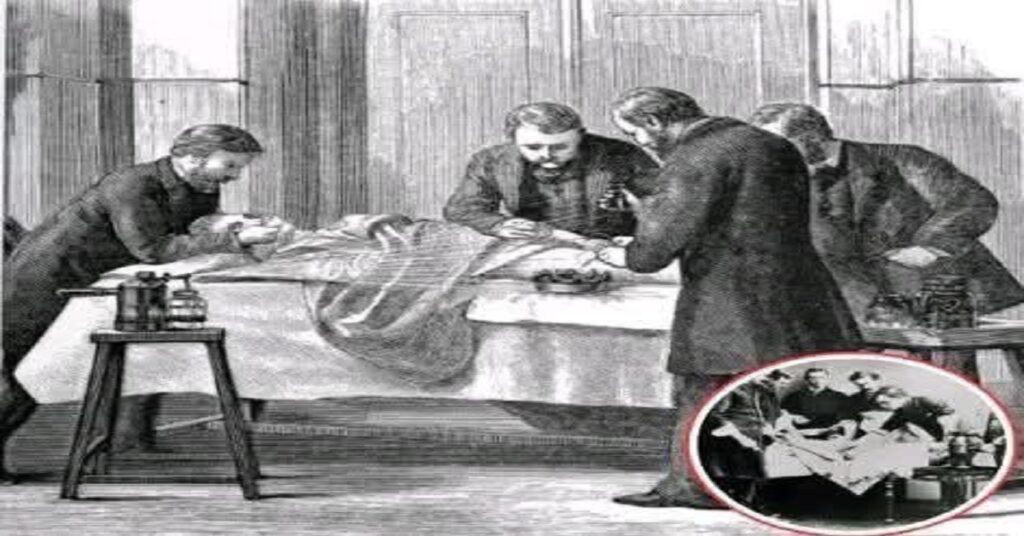 En la foto, un salón quirúrgico hace más de un siglo