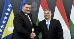 En la foto, Dodyk y Orbán