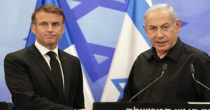 En la foto, Macron y Netanyahu