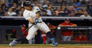 En la foto, Stanton batea jonrón ante Nats