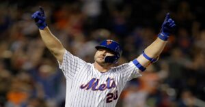 En la foto, Pete Alonso tras romper récord de jonrones de los Mets