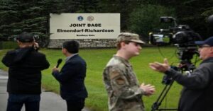 En la foto, la base militar sede d ela Cumbre de Alaska