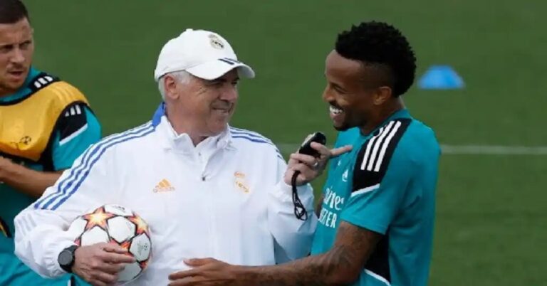 En la foto, Ancelotti y Militao