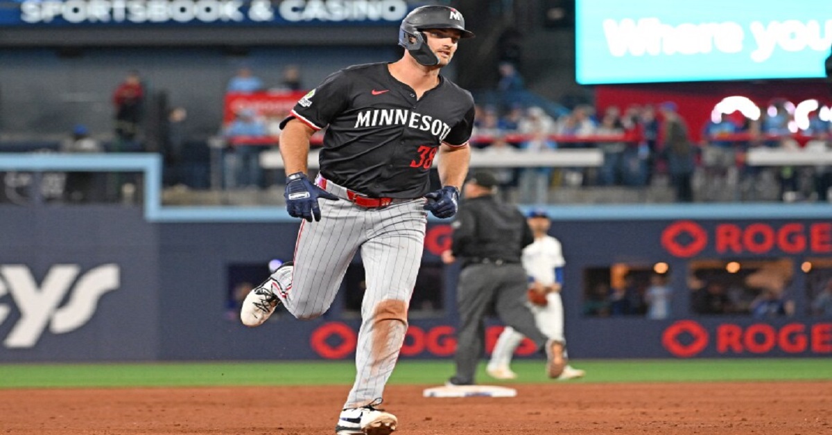 En la foto, Matt Wallner tras pegar jonrón