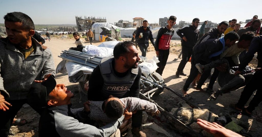 En la foto, periodistas muertos por ataque israelí