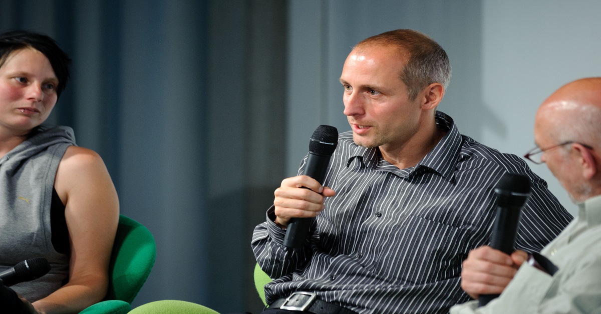 En la foto, el exfutbolista Marcus Urban