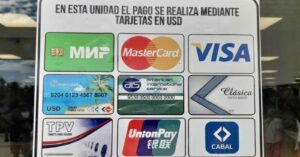 En la foto, anuncio en un mercado en Cuba