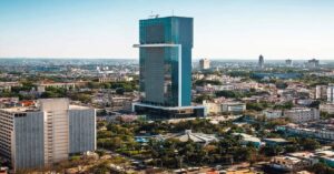 En la foto, una imagend e La Habana con la nueva perla de GAesa, la llamada Torre K