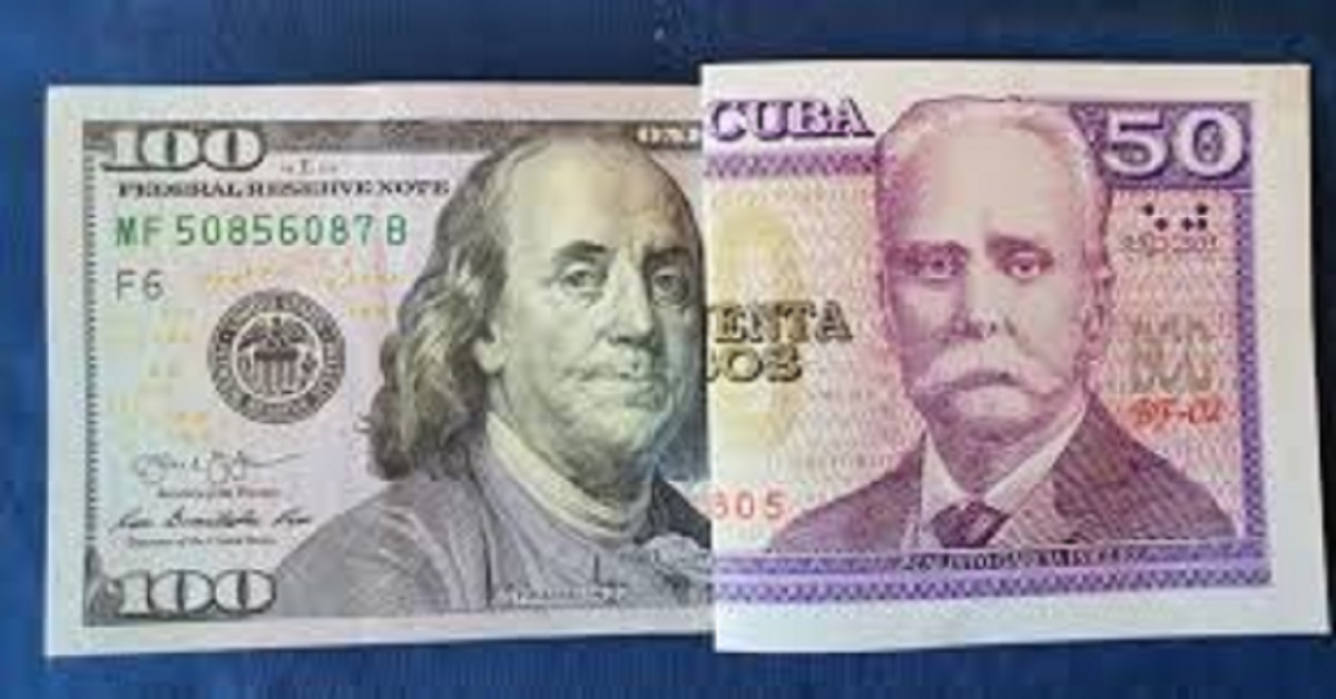 En la foto, un billete de a dólar y un billete cubano
