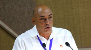 En la foto, el ministro de la Alimentaria en Cuba, Alberto López Díaz