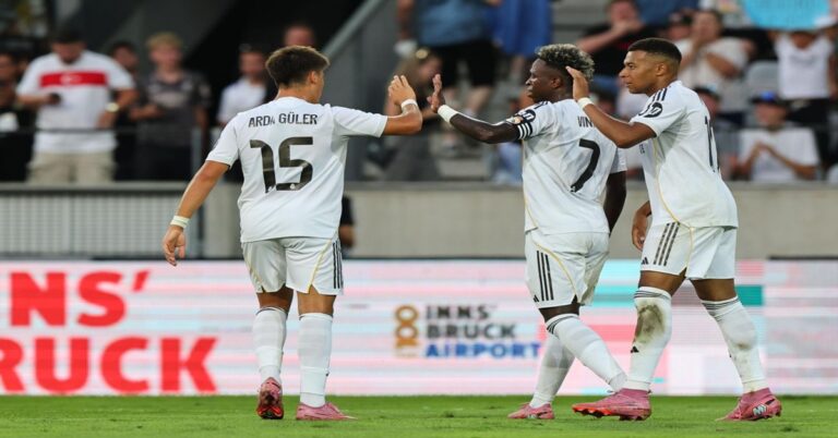 En la foto, Mbappé y Arda Guller ante el Tirol suizo