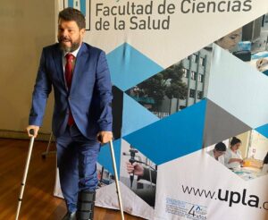 En la foto, el nieto de Fidel Castro en Chile