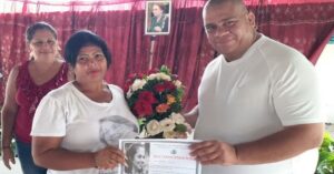 En la foto, Karel Vázquez, a la derecha