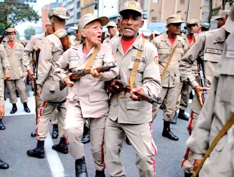 En la foto, las milicias de Maduro