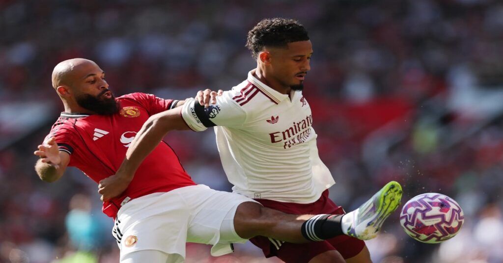 En la foto, momento del partido entre el Manchester United y el Fulham