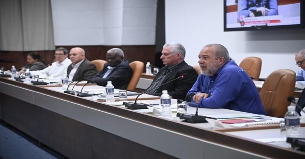 En la foto, la cúpula dirigente cubana