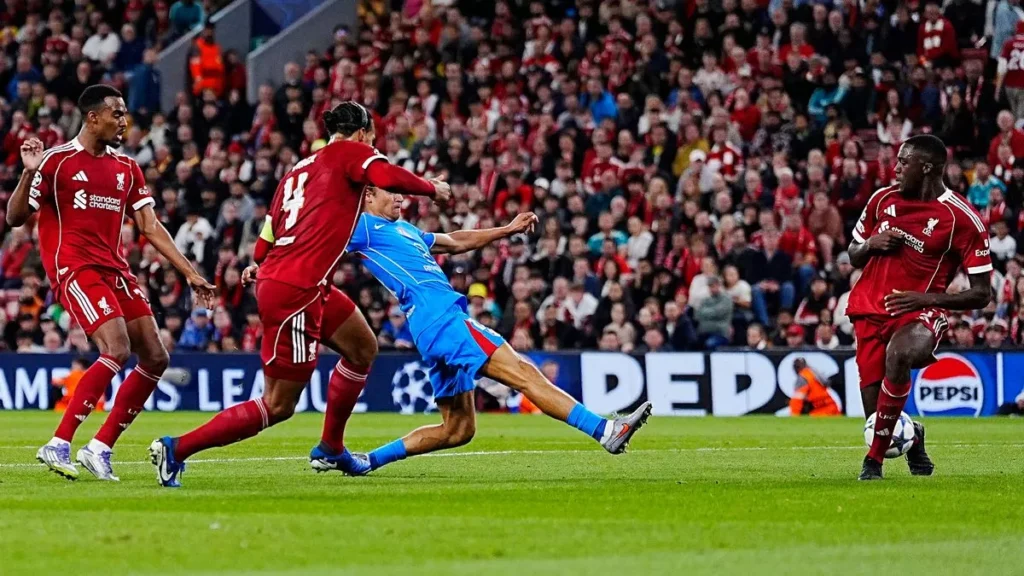 Liverpool y Bayern ganan sus primeros tres puntos en la Champions