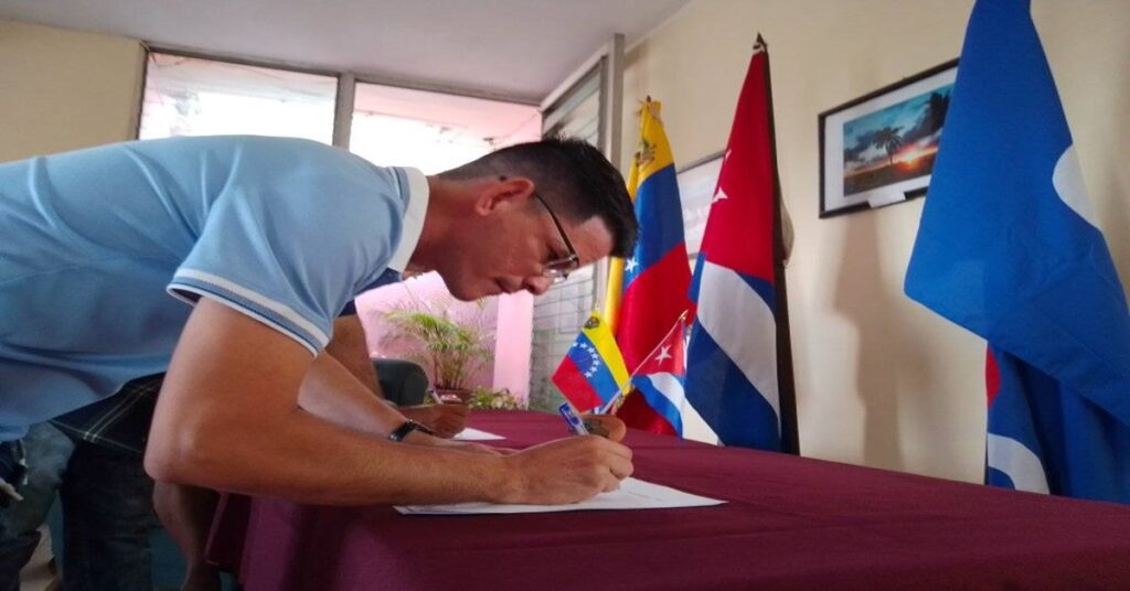 Periodistas mudos en Cuba, voceros de Maduro en Venezuela