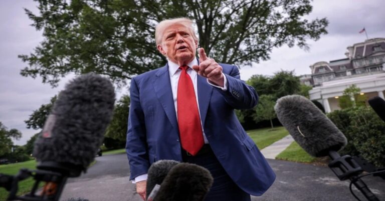 En la foto, Donald Trump