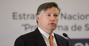 En la foto, subsecretario de Estado estadounidense, Christopher Landau