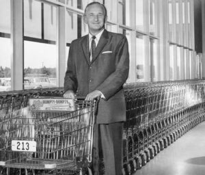 En la foto, carritos de compra de la época en los mercados