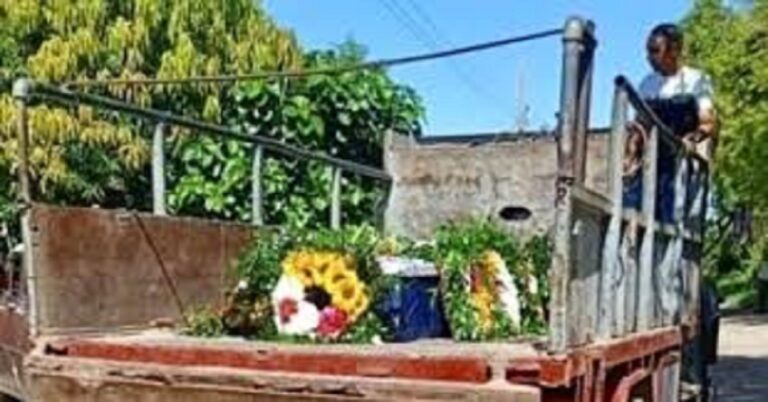 En la foto, En tierro en Cuba en un camión