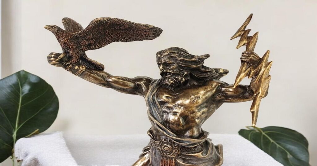 En la foto, una estatua de Zeus