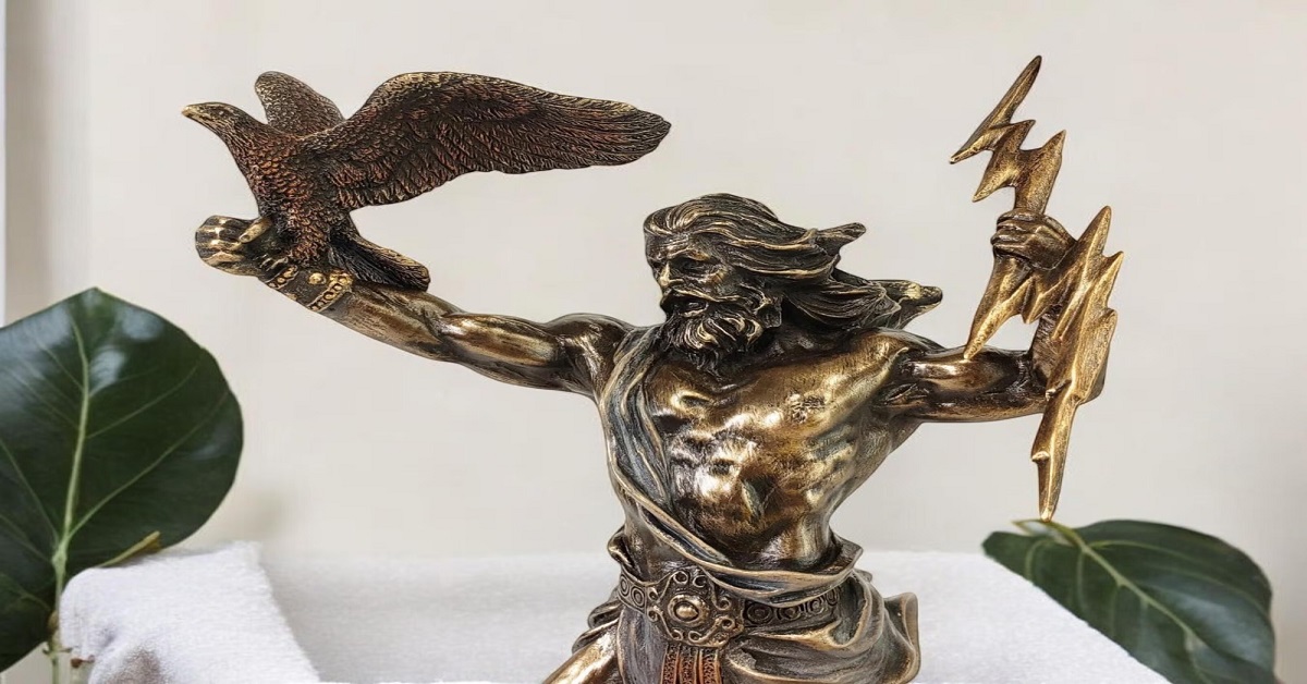 En la foto, una estatua de Zeus