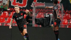 En la foto, Grimaldo tras el empate