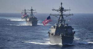 En la foto, barcos de EEUU cerca de Venezuela