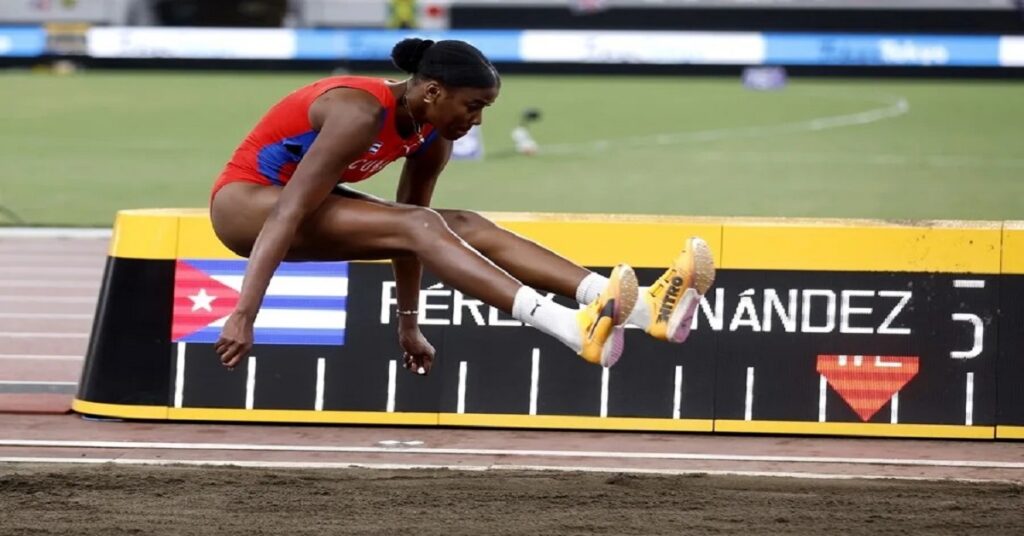Cuba gana primer oro en Tokio con la triplista Leyanis Pérez 2 En la foto, la triplista cubana Leyanis Pérez