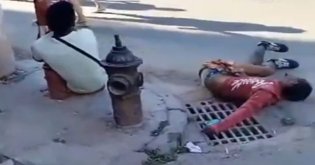 En la foto, jóvenes drogados con 2El Químico" en La Habana