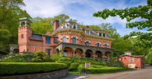 En la foto, la Mansión Harry Packer