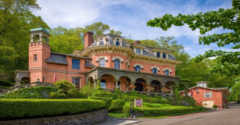 En la foto, la Mansión Harry Packer