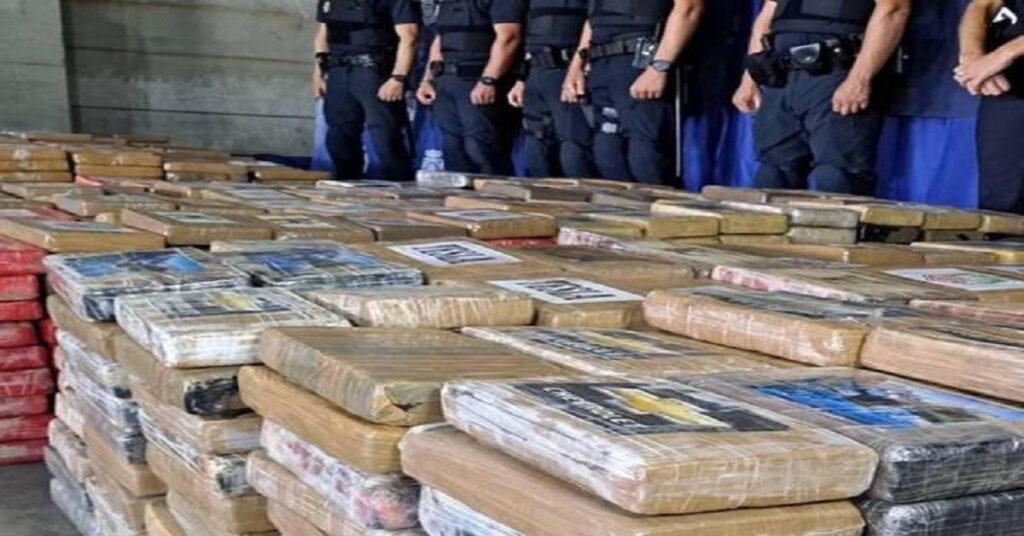 Incautan en el puerto ruso de San Petersburgo 1,5 toneladas de cocaína desde Latinoamérica 7 En la foto, alijo de droga decomisada en Rusia