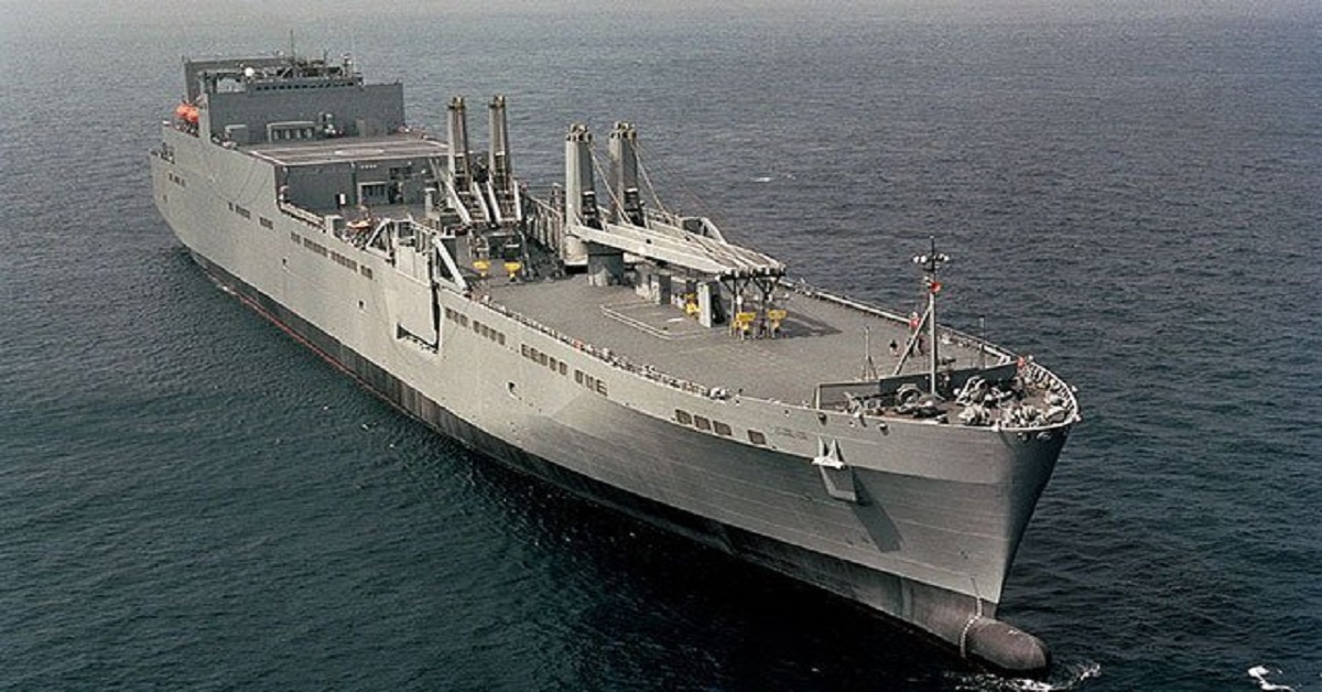 En la foto, el USNS Watkins (T-AKR-315)