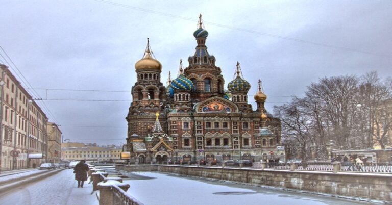 En la foto, la Iglesia Salvador sobre la Sangre Derramada, en San Petersburgo