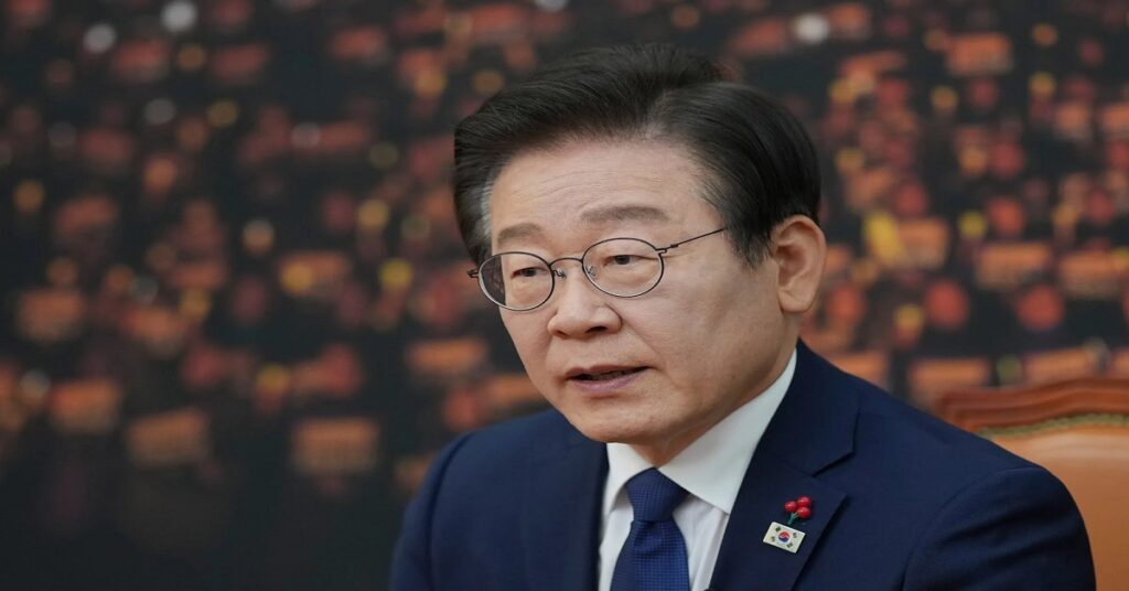 El presidente surcoreano ve 'muy avanzado' el programa nuclear norcoreano y teme posibles exportaciones de armas 6 En la foto, el presidente surcoreano, Lee Jae Myung