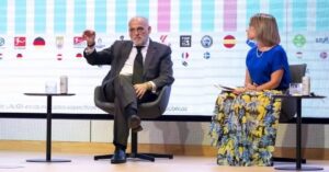 En la foto, Javier Tebas durante la entrevista