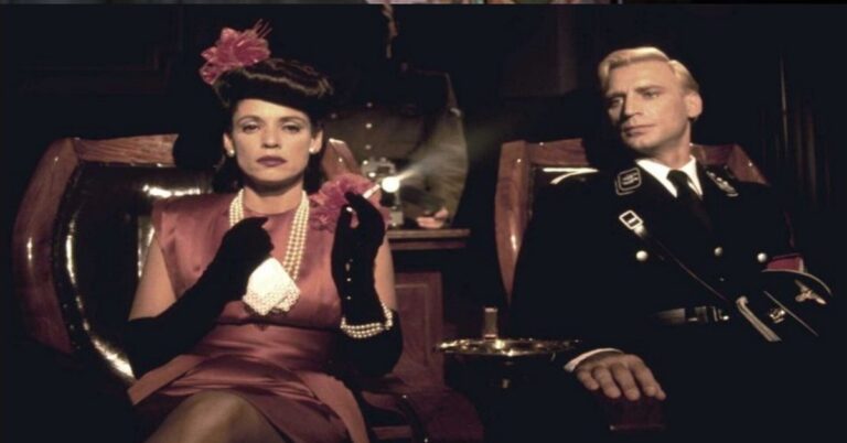 E la foto, una escena de El Beso de la mujer araña