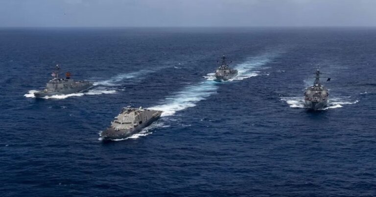 En la foto, parte de la armada de EEUU en el Caribe