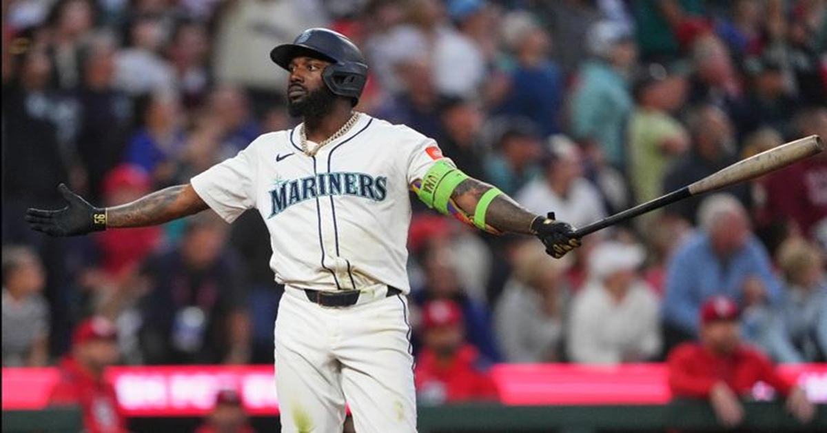 En la foto, Arozarena festeja un jonrón ante los Cardenales