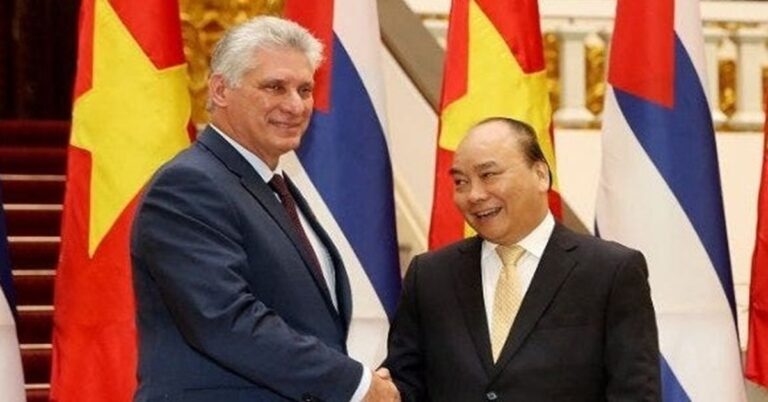 En la foto, Díaz-Canel el presidente de Vietnam